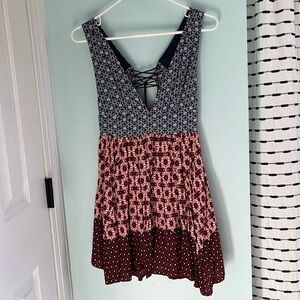 Lulus dress with tie string back closure, summer dress